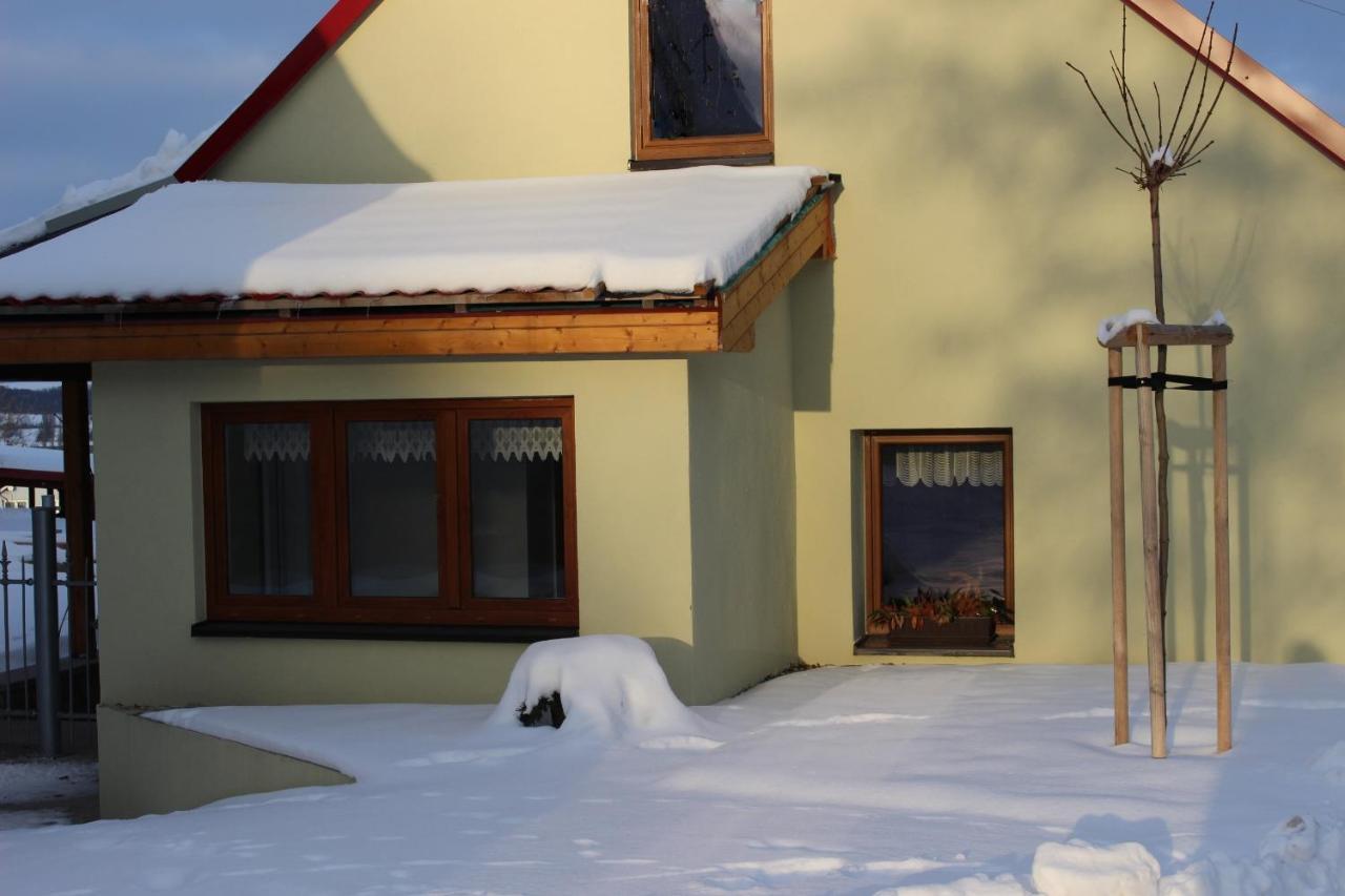 Bendovsky Dvur Bed and Breakfast Dusniky Exteriör bild