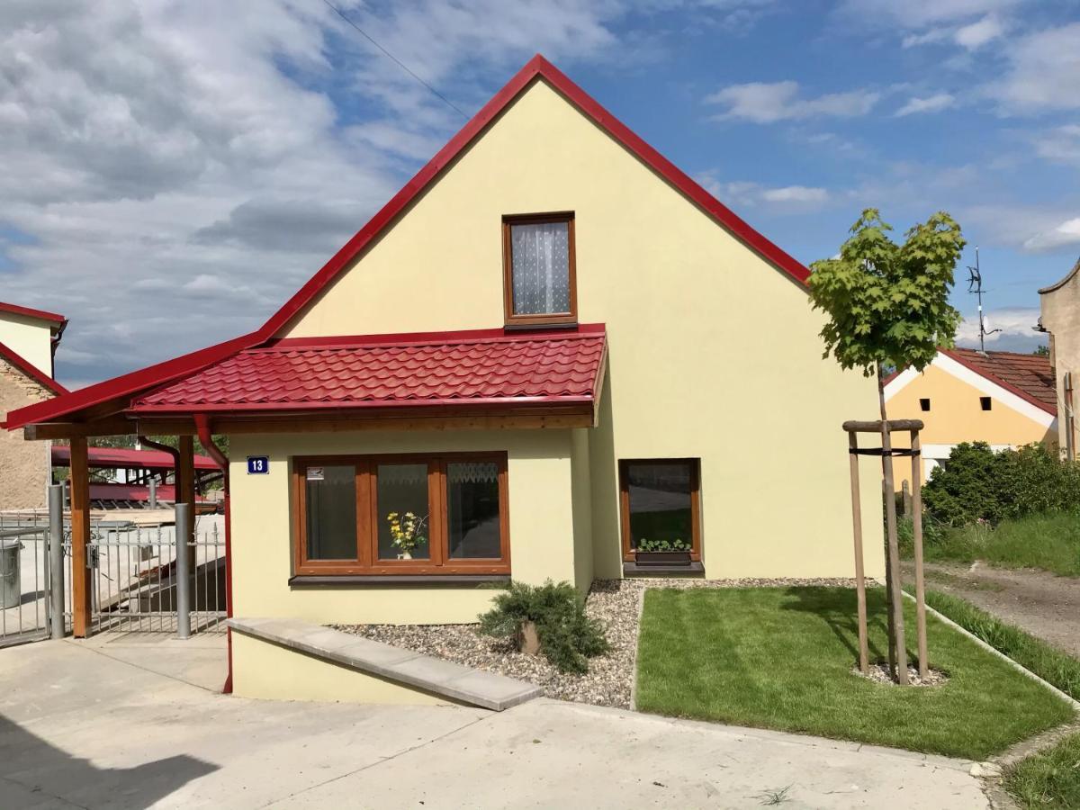 Bendovsky Dvur Bed and Breakfast Dusniky Exteriör bild
