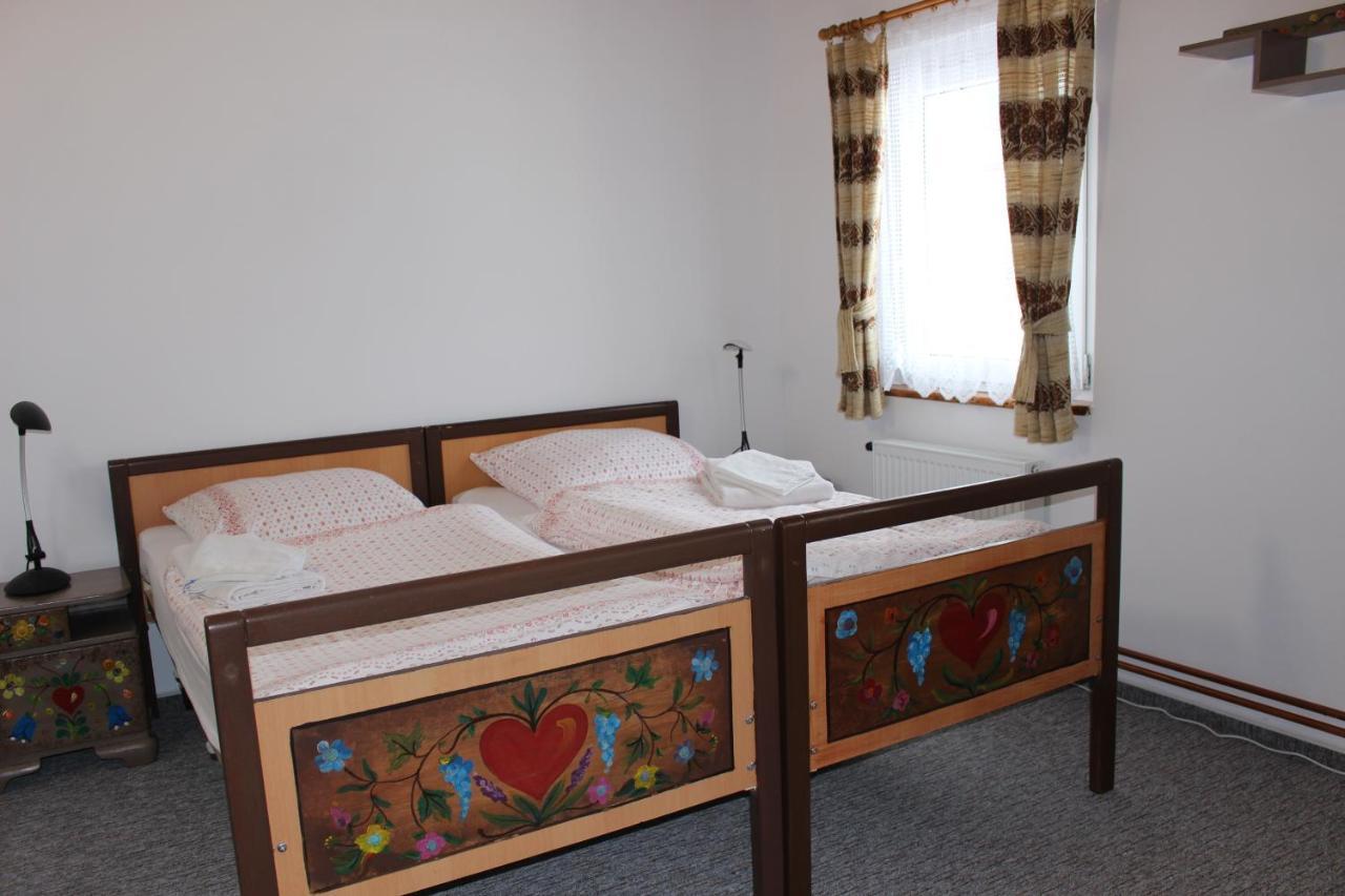 Bendovsky Dvur Bed and Breakfast Dusniky Exteriör bild
